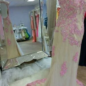 Elegant Pink Embellished Prom Dress